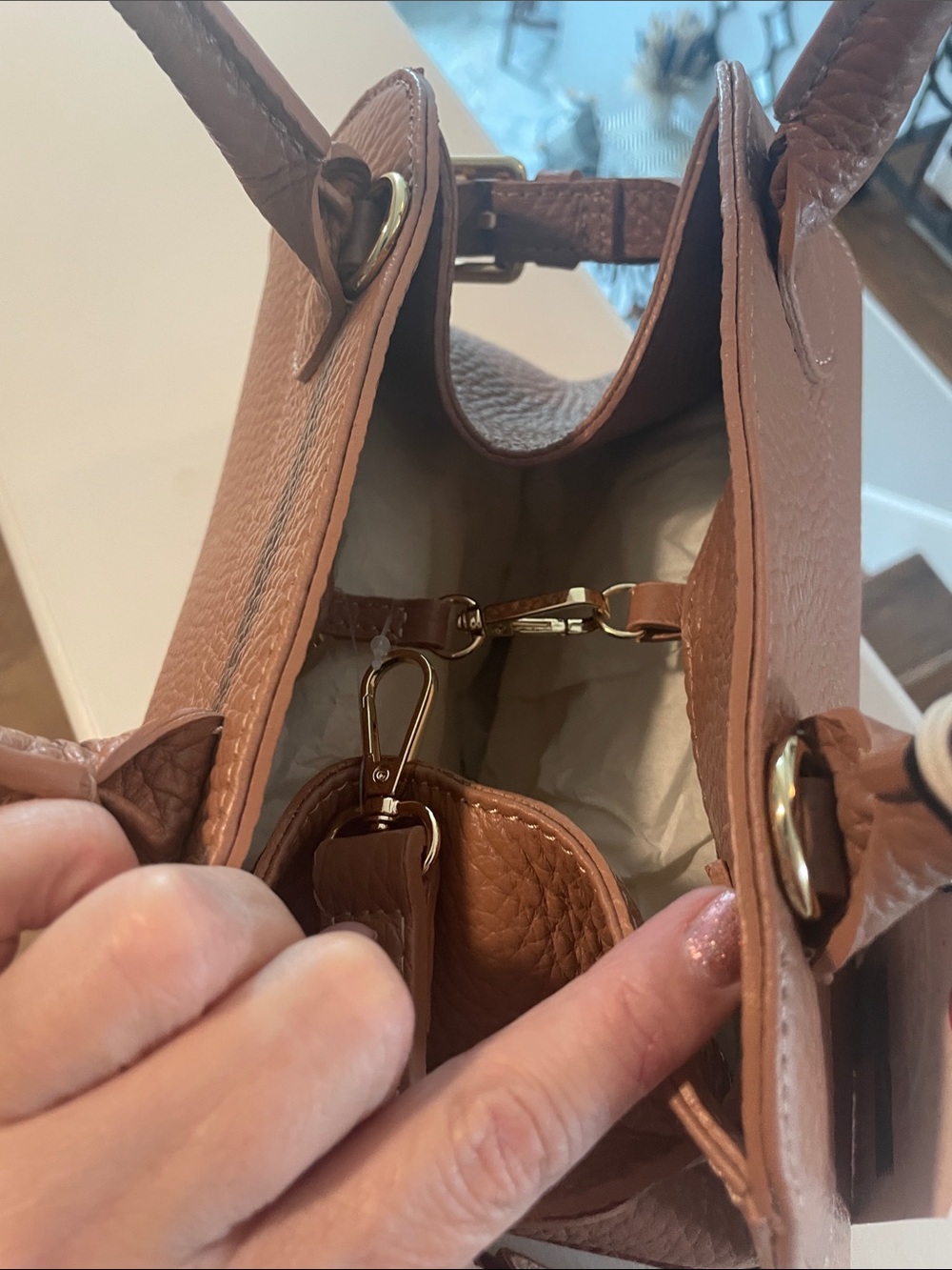 Divina Firenze Pebbled Tan Leather Dome Structured Crossbody Satchel - Picture 9 of 10